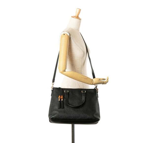 GUCCI Authentic Black Leather Bamboo Shoulder Bag - Picture 10 of 10